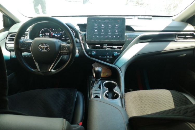 Used Toyota Camry 2023 2.5G Luxury Edition Center Console