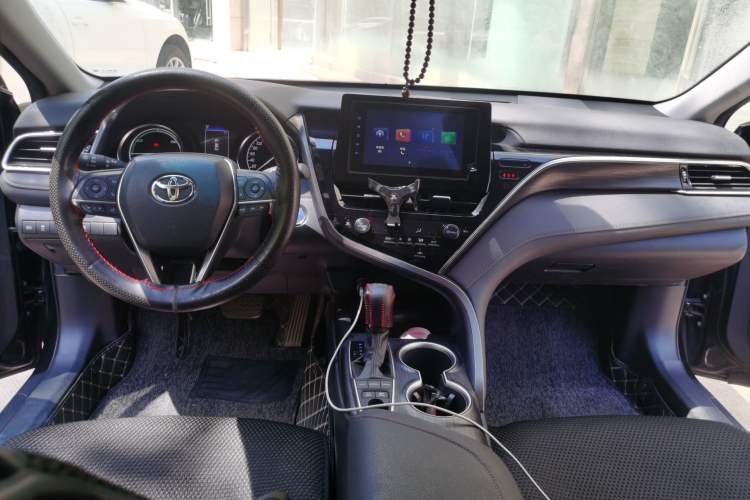 Used Toyota Camry 2023 Dual-Motor 2.5 HGVP Leading Edition Center Console