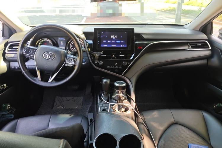 Used Toyota Camry 2023 Dual-Motor 2.5 HGVP Leading Edition Center Console