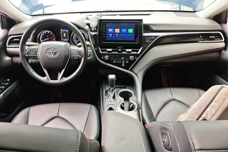 Used Toyota Camry 2023 2.0GVP Premier Edition Center Console