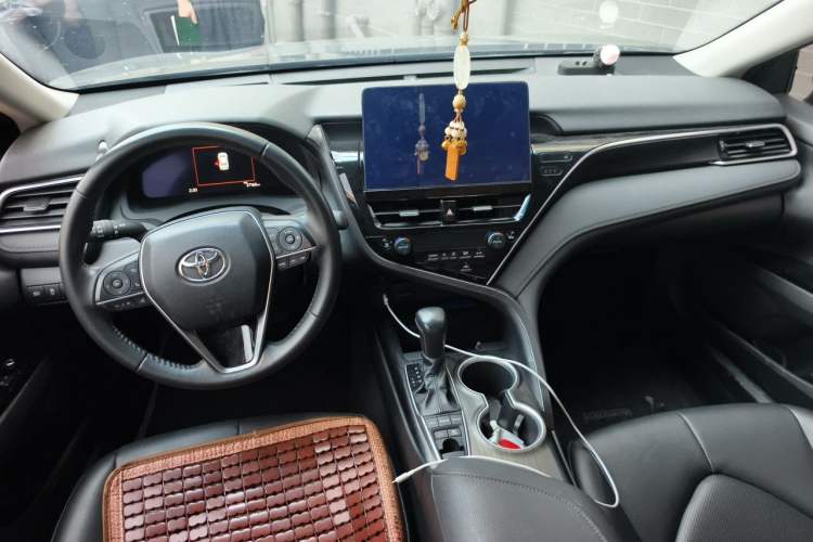 Used Toyota Camry 2023 Dual-Motor 2.5HG Luxury Edition Center Console