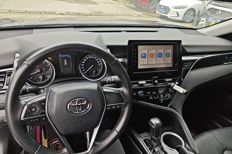 Used Toyota Camry 2023 2.0GVP Premier Edition Center Console