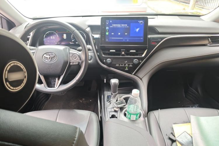 Used Toyota Camry 2023 2.5G Luxury Edition Center Console