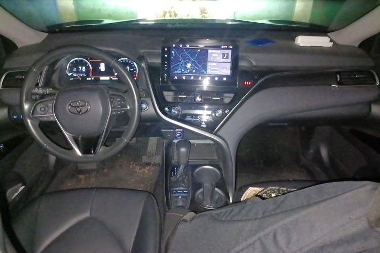 Used Toyota Camry 2023 2.5G Luxury Edition Center Console