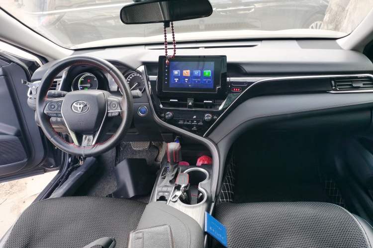 Used Toyota Camry 2023 Dual-Motor 2.5 HGVP Leading Edition Center Console
