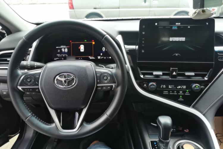 Used Toyota Camry 2023 2.5S Knight Edition Center Console