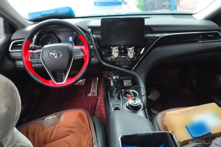 Used Toyota Camry 2023 2.0G Luxury Edition Center Console