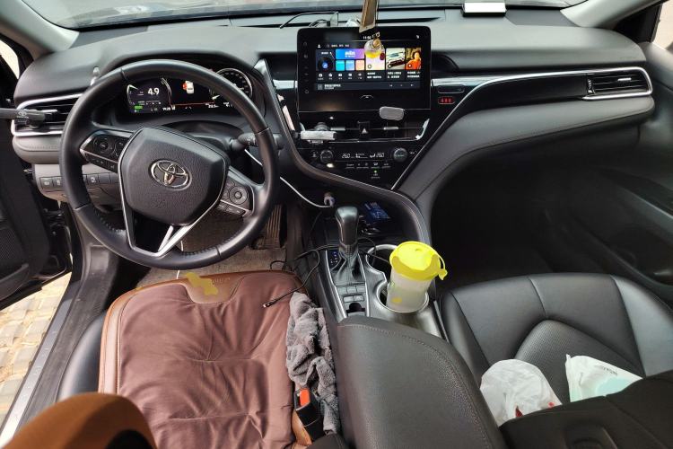 Used Toyota Camry 2023 Dual-Motor 2.5HG Luxury Edition Center Console