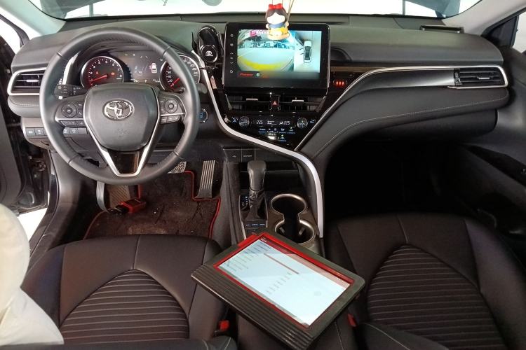 Used Toyota Camry 2023 2.0S Knight Edition Center Console