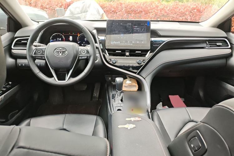 Used Toyota Camry 2023 2.5G Luxury Edition Center Console