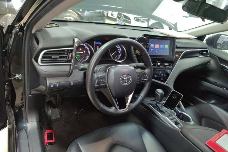 Used Toyota Camry 2023 Dual-Motor 2.5 HGVP Leading Edition Center Console