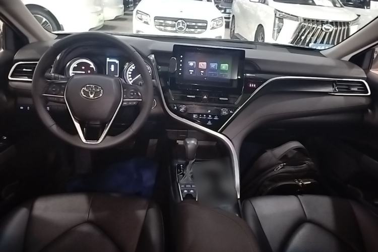 Used Toyota Camry 2023 Dual-Motor 2.5 HGVP Leading Edition Center Console