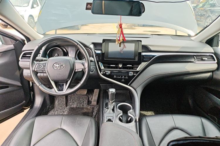 Used Toyota Camry 2023 2.0GVP Premier Edition Center Console