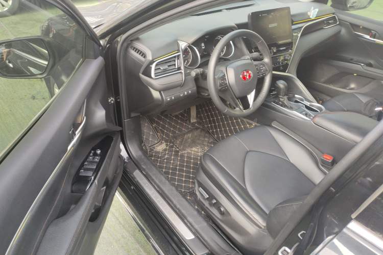 Used Toyota Camry 2023 2.0G Luxury Edition Driver Seat
