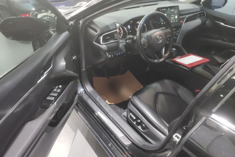 Used Toyota Camry 2023 2.0G Luxury Edition Driver Seat