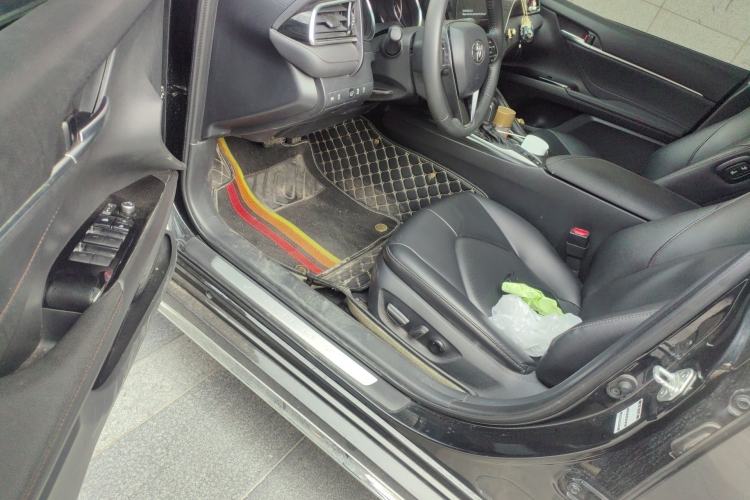 Used Toyota Camry 2023 2.0G Luxury Edition Driver Seat