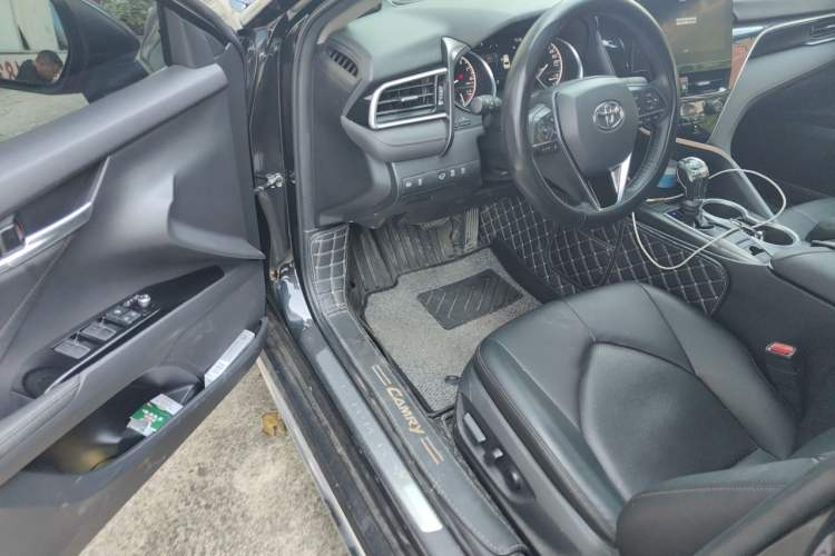 Used Toyota Camry 2023 2.0G Luxury Edition Driver Seat
