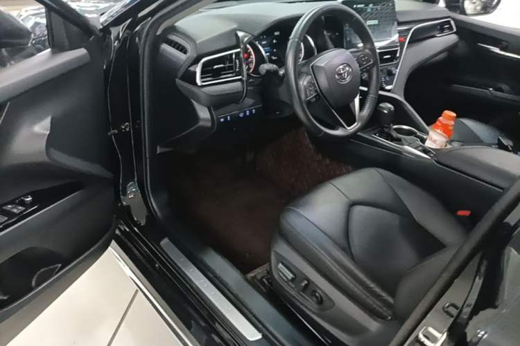 Used Toyota Camry 2023 2.0G Luxury Edition Driver Seat