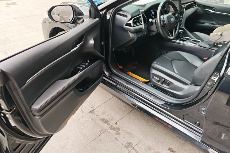 Used Toyota Camry 2023 2.0GVP Premier Edition Driver Seat