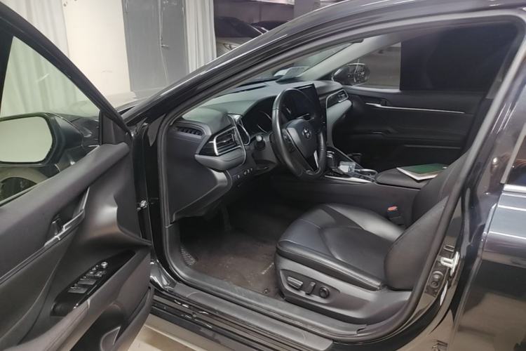 Used Toyota Camry 2023 2.0GVP Premier Edition Driver Seat