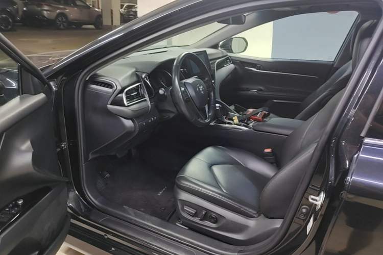 Used Toyota Camry 2023 2.0GVP Premier Edition Driver Seat