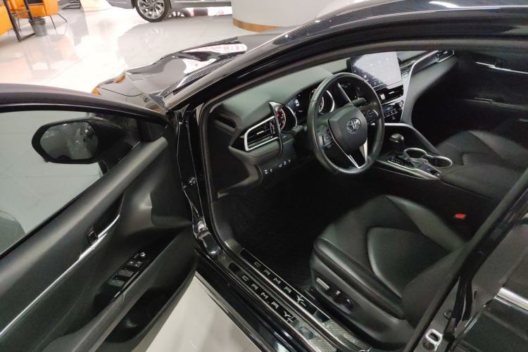 Used Toyota Camry 2023 2.0G Luxury Edition Driver Seat