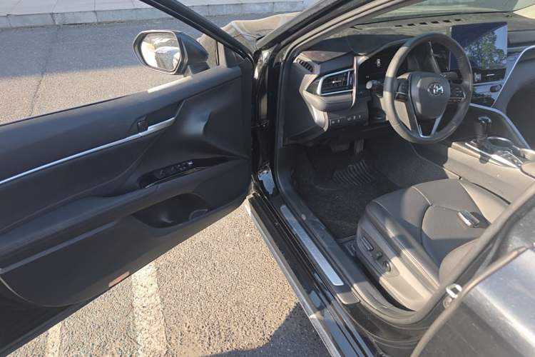 Used Toyota Camry 2023 2.5G Luxury Edition Driver Seat