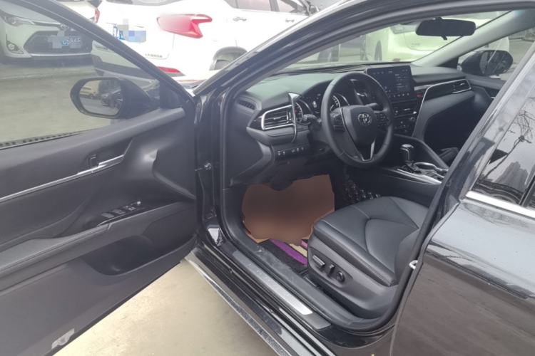 Used Toyota Camry 2023 2.0G Luxury Edition Driver Seat