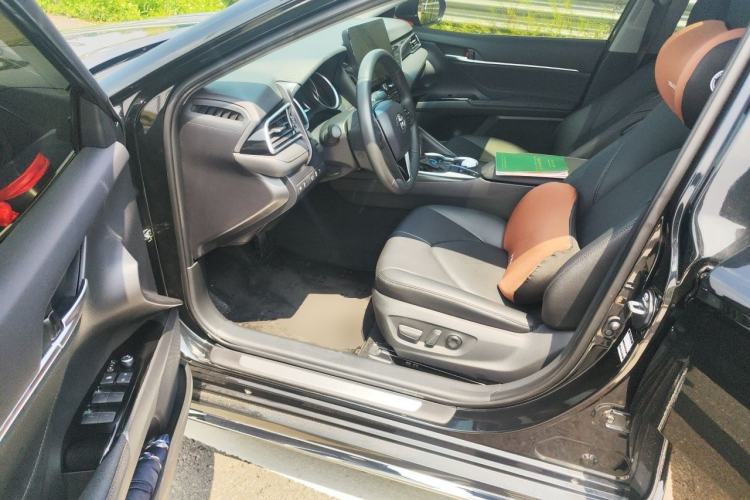 Used Toyota Camry 2023 2.0G Luxury Edition Driver Seat
