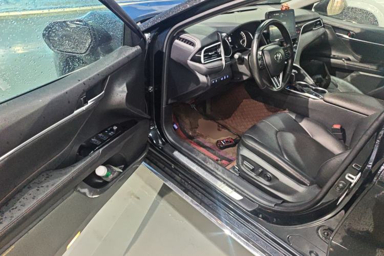 Used Toyota Camry 2023 2.0G Luxury Edition Driver Seat