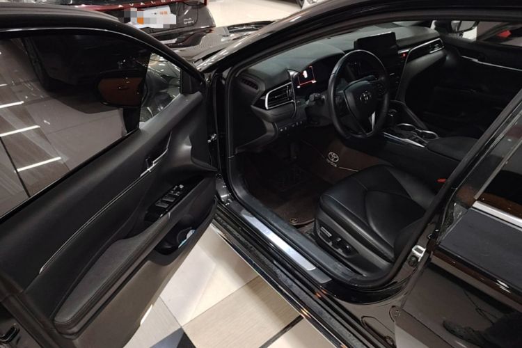 Used Toyota Camry 2023 2.5G Luxury Edition Driver Seat