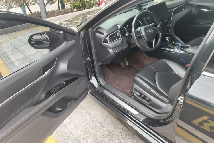 Used Toyota Camry 2023 2.0G Luxury Edition Driver Seat