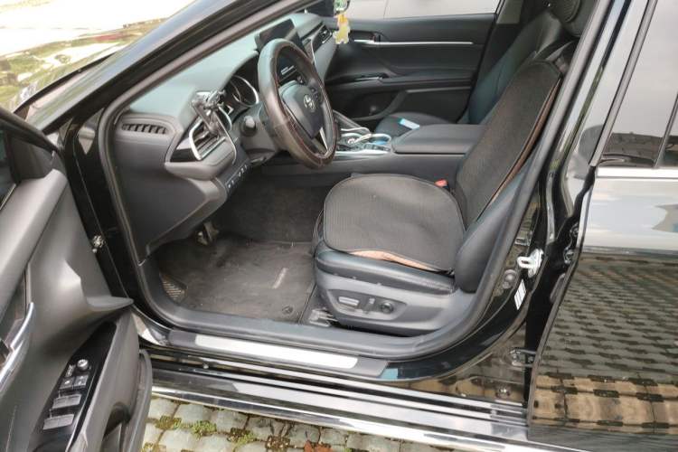 Used Toyota Camry 2023 2.0G Luxury Edition Driver Seat