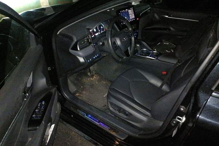 Used Toyota Camry 2023 2.5G Luxury Edition Driver Seat