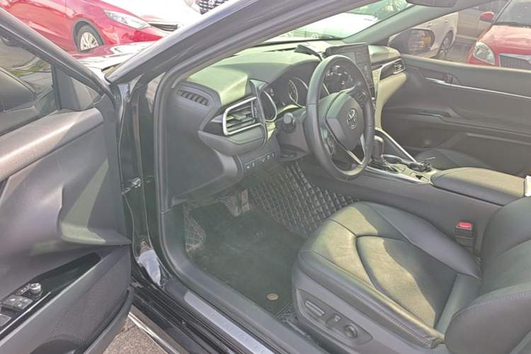 Used Toyota Camry 2023 2.0G Luxury Edition Driver Seat