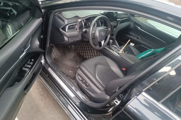 Used Toyota Camry 2023 2.0G Luxury Edition Driver Seat