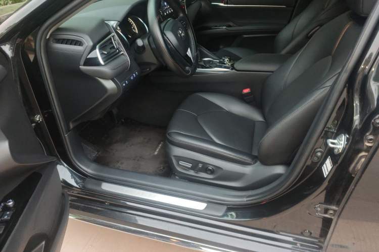 Used Toyota Camry 2023 2.0G Luxury Edition Driver Seat