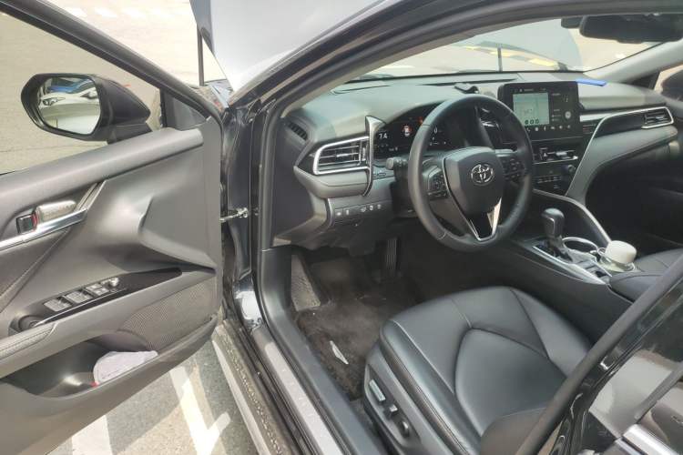 Used Toyota Camry 2023 2.5G Luxury Edition Driver Seat