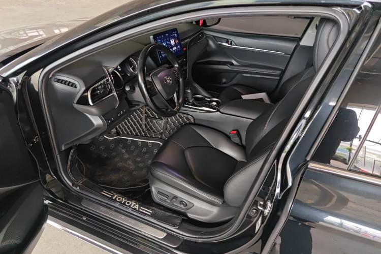 Used Toyota Camry 2023 2.0G Luxury Edition Driver Seat