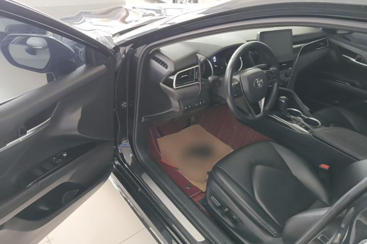 Used Toyota Camry 2023 2.0G Luxury Edition Driver Seat