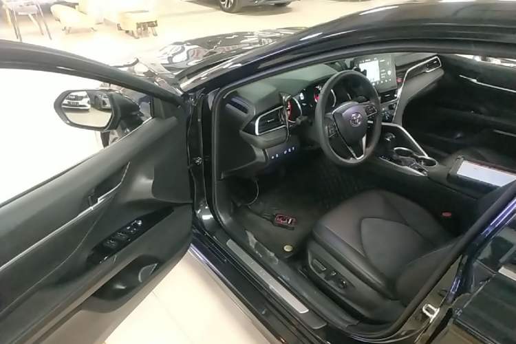 Used Toyota Camry 2023 2.0S FENGSHANG Edition Driver Seat