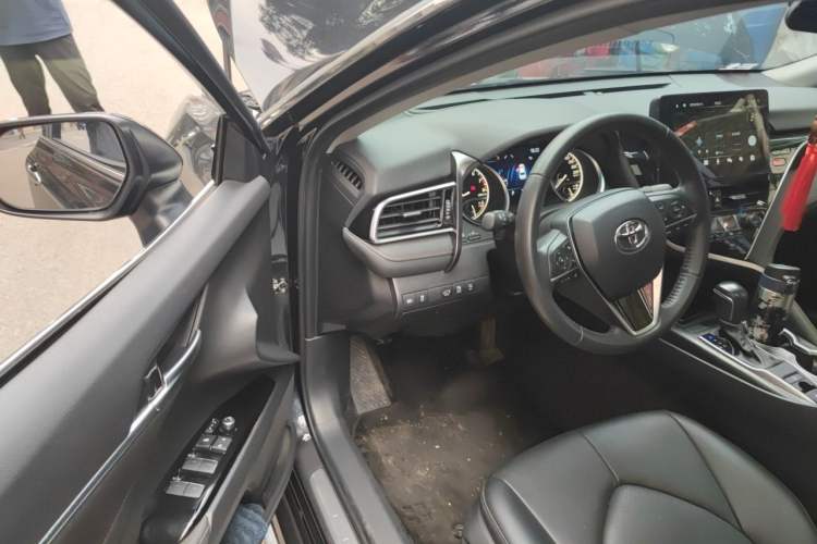 Used Toyota Camry 2023 2.0G Luxury Edition Driver Seat