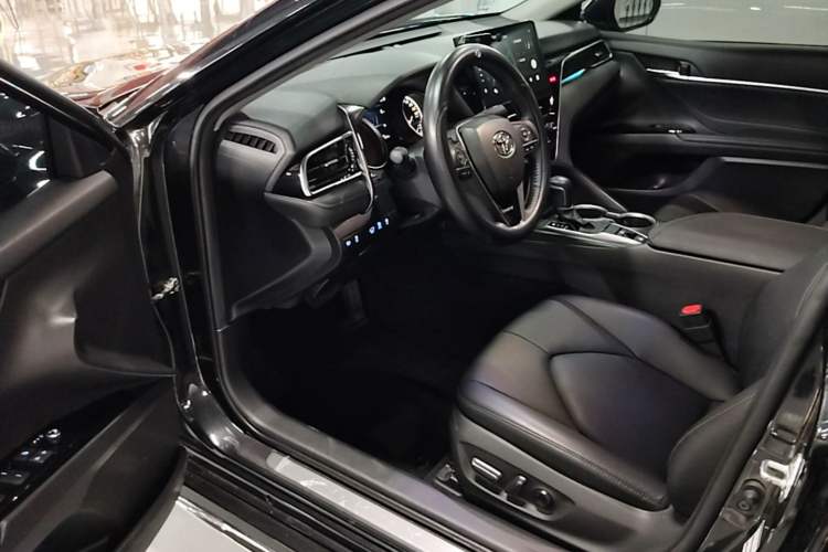 Used Toyota Camry 2023 2.0G Luxury Edition Driver Seat