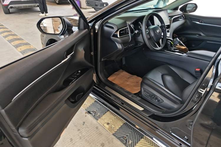 Used Toyota Camry 2023 2.0G Luxury Edition Driver Seat