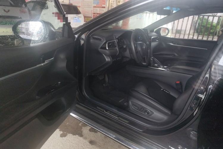 Used Toyota Camry 2023 2.5G Luxury Edition Driver Seat