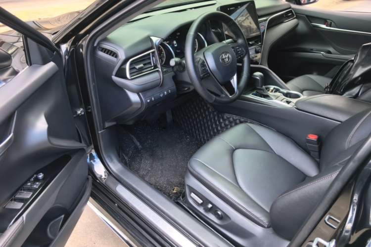 Used Toyota Camry 2023 2.0G Luxury Edition Driver Seat