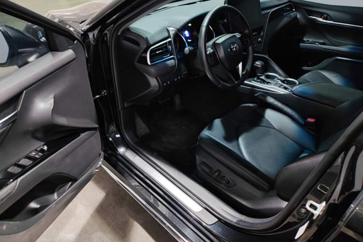 Used Toyota Camry 2023 2.0G Luxury Edition Driver Seat