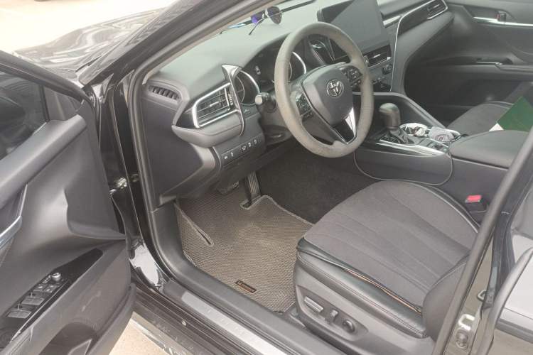 Used Toyota Camry 2023 2.0G Luxury Edition Driver Seat