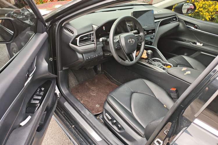 Used Toyota Camry 2023 2.5G Luxury Edition Driver Seat