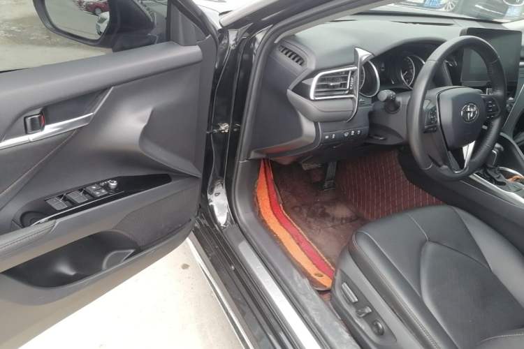 Used Toyota Camry 2023 2.0G Luxury Edition Driver Seat